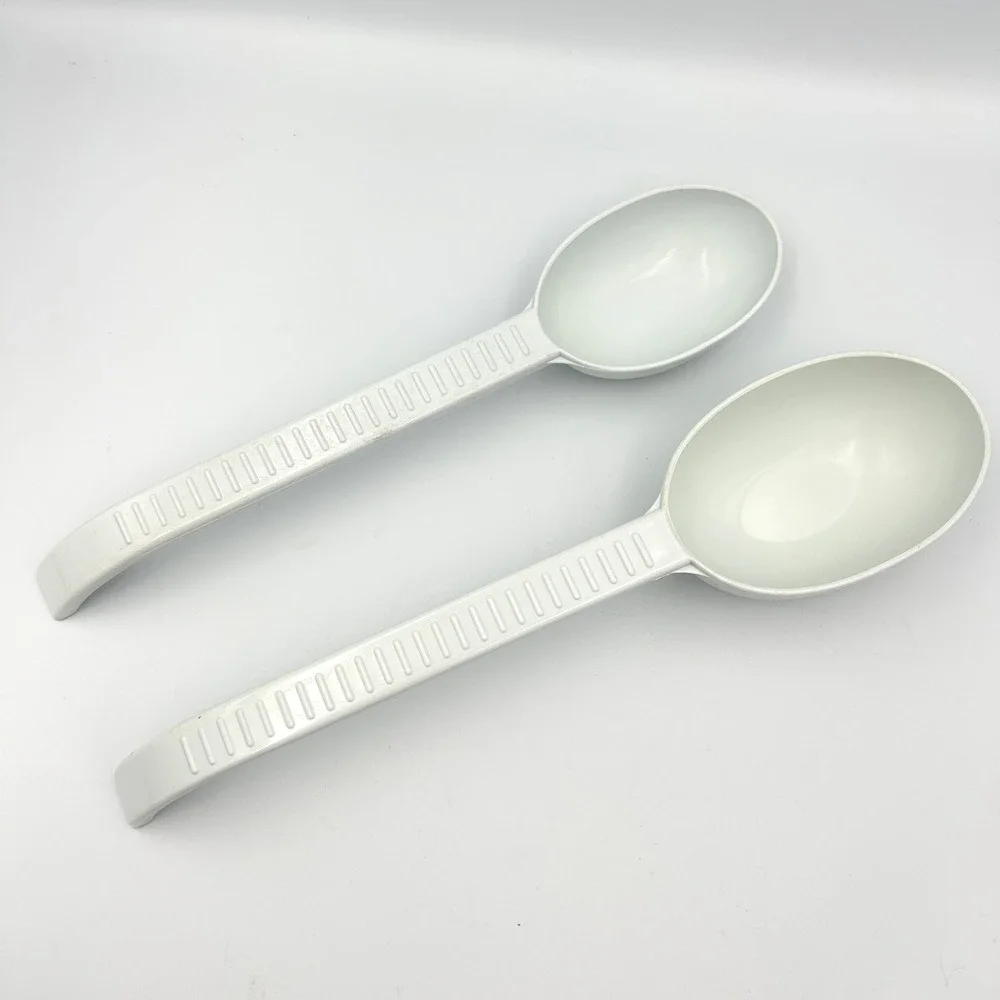 Vintage Original Weight Watcher Measuring Scoops 1 Cup 1/2 Cup White Made in USA